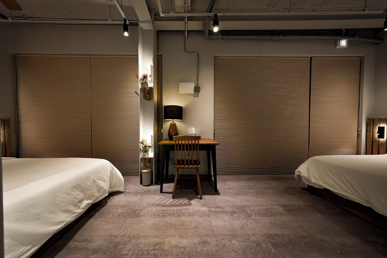 Room 4, L9 Tailor Serviced Home near Hongik Univ, Mapo