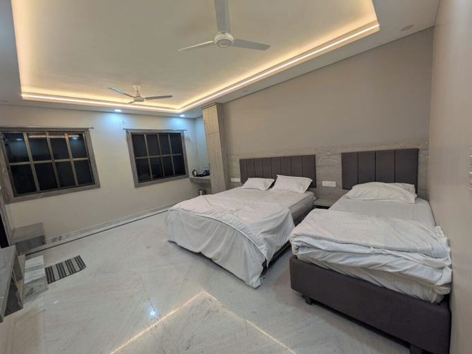 Bedroom 3, Haritwal Guest House, Varanasi