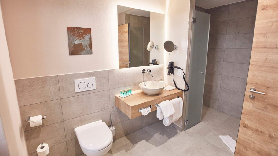 Bathroom 3, Seehotel Maria Laach, Ahrweiler
