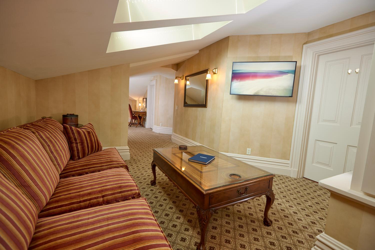 Bedroom, Mansion Hill Inn, Dane