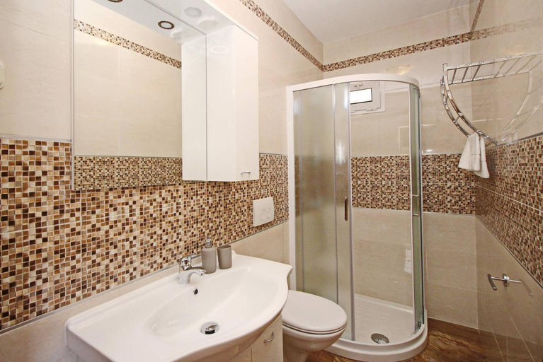 Bathroom 3, Apartments Brnic, Baška