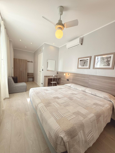 Bedroom 3, Hotel Fiorenza & Banksia Meuble, Savona