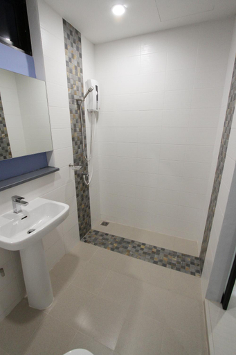 Bathroom 3, Eazy Motel Bangna, Bang Phli