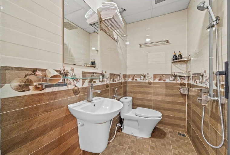 Bathroom 4, BEAR HOTEL & HOMESTAY, Da Nang