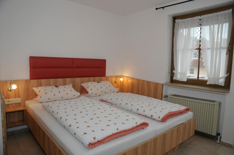 Bedroom 1, Landgasthof Krone, Weißenburg-Gunzenhausen