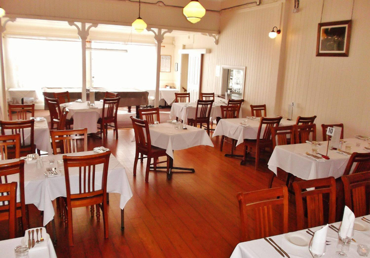 Food & Drinks, Railway Hotel, Cooloola - Gympie only