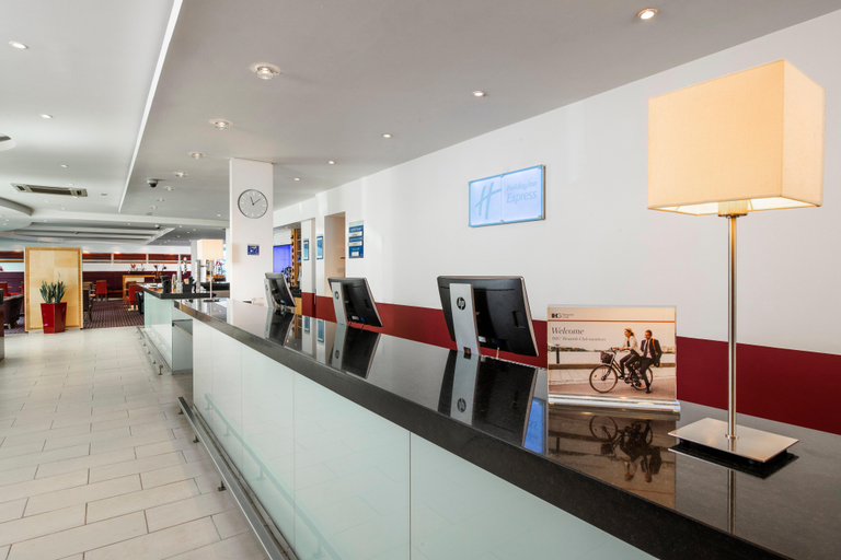 Public Area 3, Holiday Inn Express NEWCASTLE CITY CENTRE by IHG, Newcastle upon Tyne