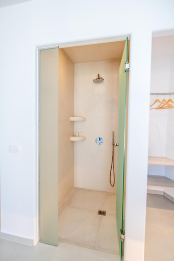 Bathroom 3, Oyster Luxury Suites, South Aegean