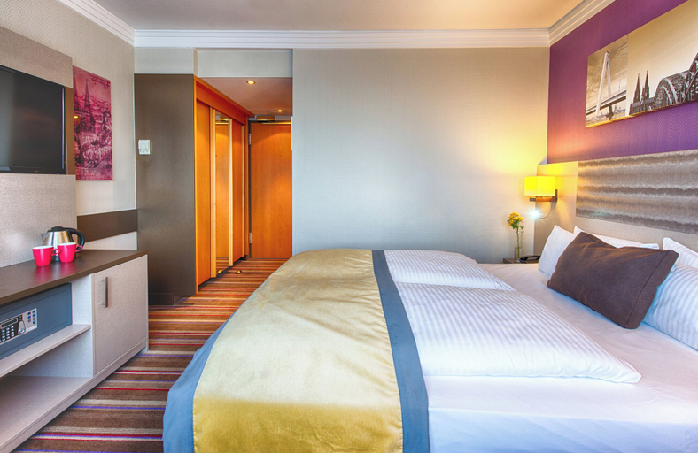 Bedroom 4, Leonardo Royal Hotel Köln - Am Stadtwald, Köln