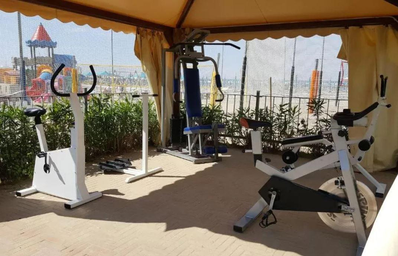 Others, Hotel Atlas, Rimini