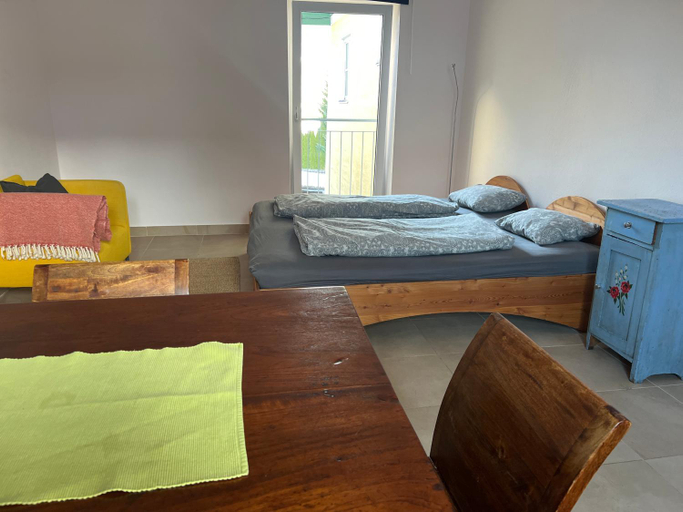 Others 4, Tauglerei Doppelzimmer Bergamotte, Hallein