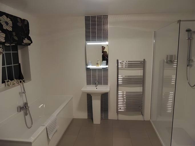Bathroom 2, Forest Guest House, North Tyneside