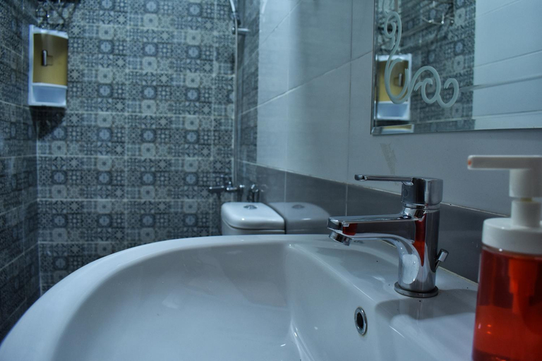 Bathroom 3, columbia sky city, 'Abdin