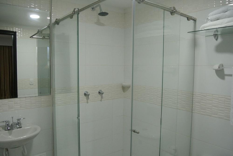Bathroom 4, Hotel San Martin, Salento