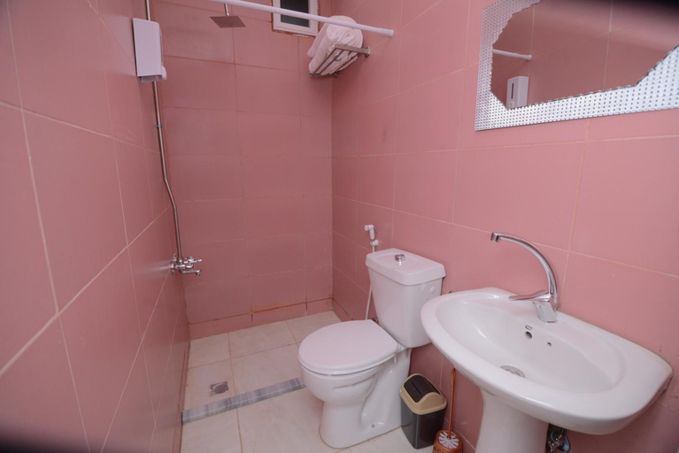 Bathroom 3, Petra Icon Hotel, Wadi Musa