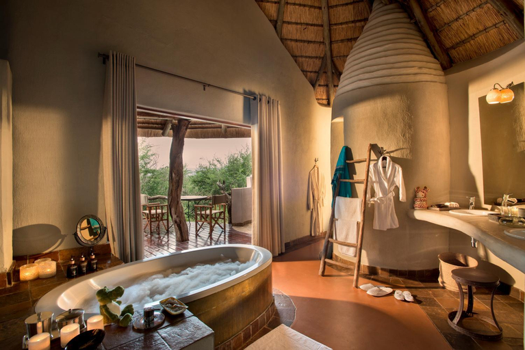 Bathroom 4, Madikwe Safari Lodge - All Inclusive, Ngaka Modiri Molema