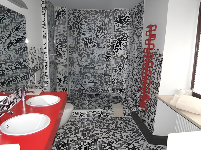 Bathroom 5, Hotel Roter Hahn, Regensburg