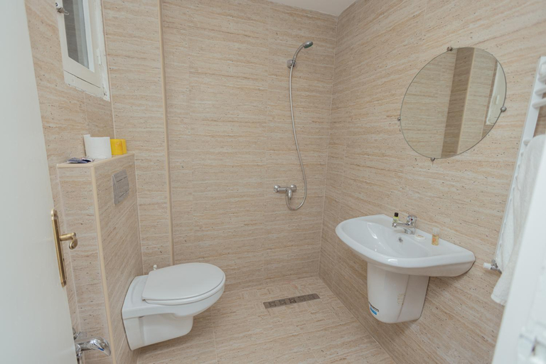 Bathroom 4, Hotel Residence Monia COMPLETELY RENOVATED, Sousse Médina