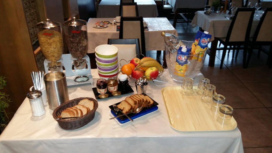 Food & Drinks 4, Logis - Hotel & restaurant Les Trois Fontaines, Pas-de-Calais