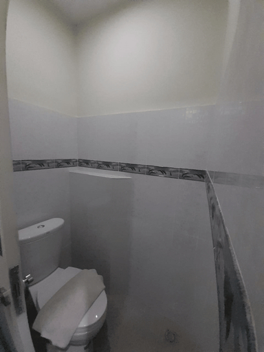 Bathroom 5, Sky Hotel Jogja, Yogyakarta