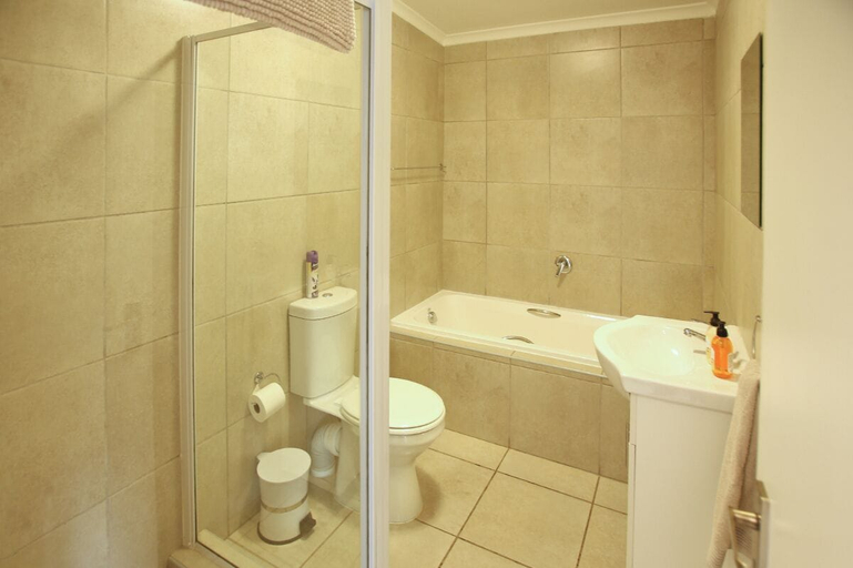 Bathroom 4, The Nook, Langebaan 4-Sleeper, West Coast