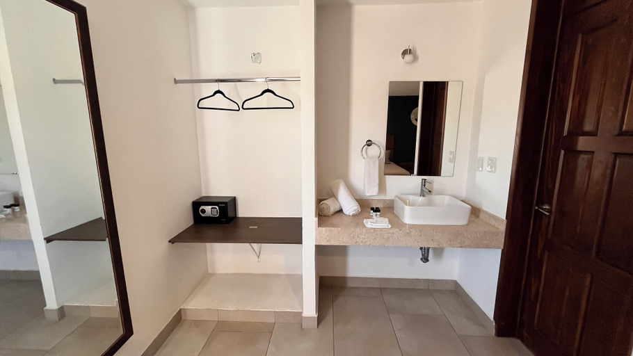 Bathroom 3, Pedernal Hotel, Allende