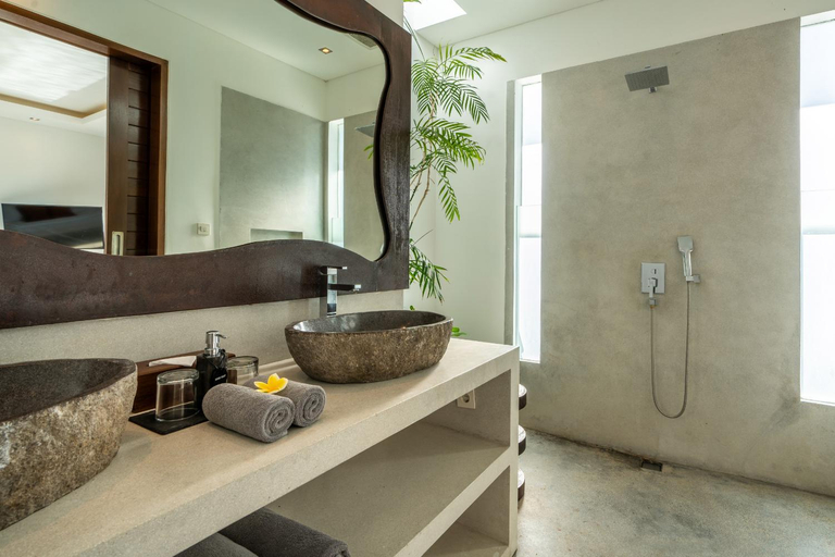 Bathroom 2, Villa WoW Canggu, Badung