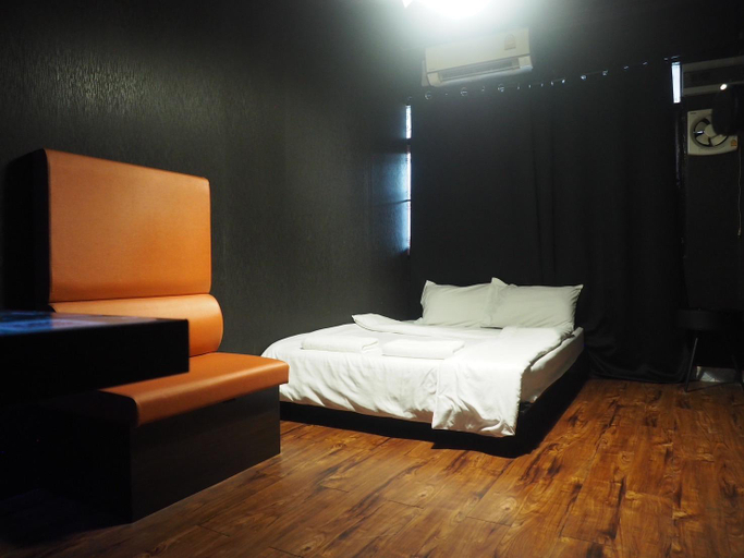 Bedroom 3, Doctor Alien Hostel, Don Muang