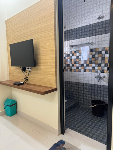 Bathroom 4, Mateen Grand, Ramanathapuram