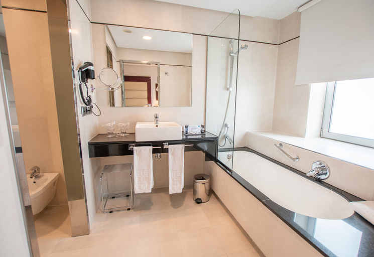 Bathroom 5, Andalucia Center, Granada