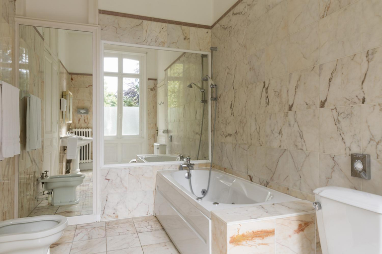 Bathroom 5, Belle-Isle sur Risle - Chateau Hotel & Spa, Eure