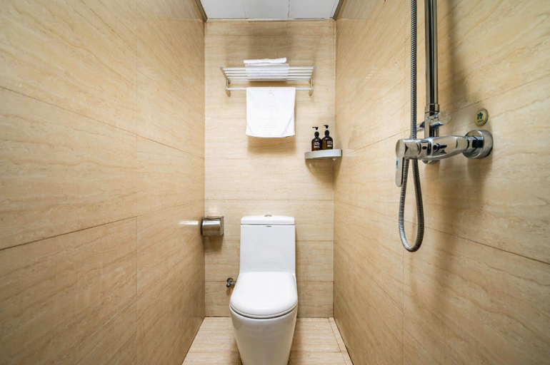 Bathroom 3, Super 8 (Zhengzhou Railway Station), Zhengzhou