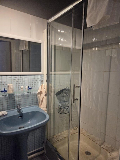 Bathroom 4, Ariane Hôtel, Allier