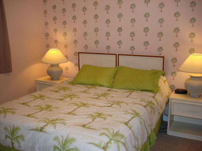 Bedroom 2, Myrtle Beach Resort by Beach Vacations, Horry