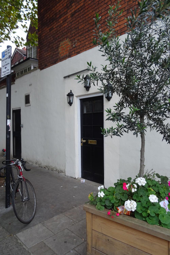 Others 5, ABC Bed and Breakfast, London