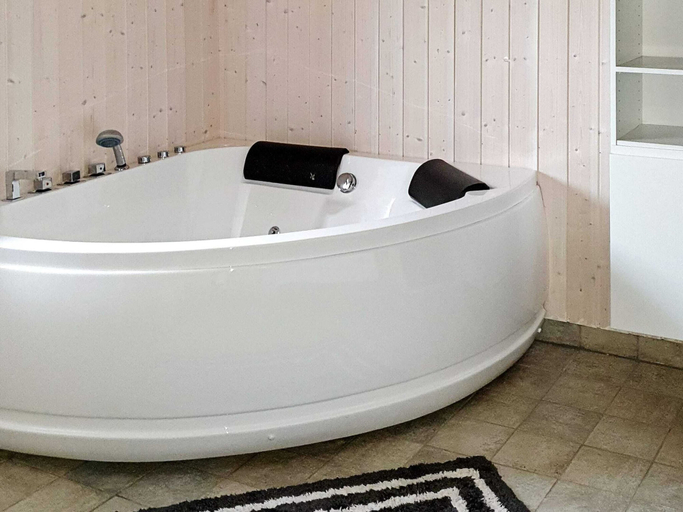 Bathroom 3, 5 Star Holiday Home in Sydals, Sønderborg