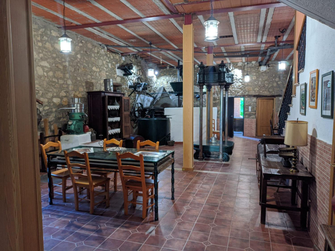 Food & Drinks, La Almazara Del Guijo, Cáceres