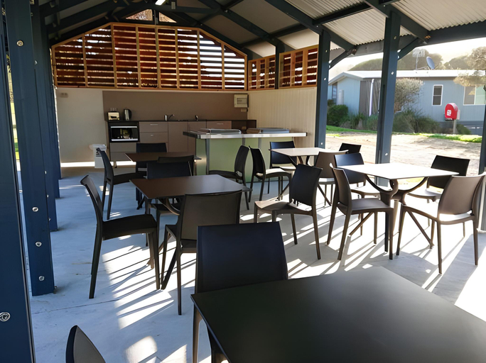 Food & Drinks 4, NRMA Port Campbell Holiday Park, Corangamite - South
