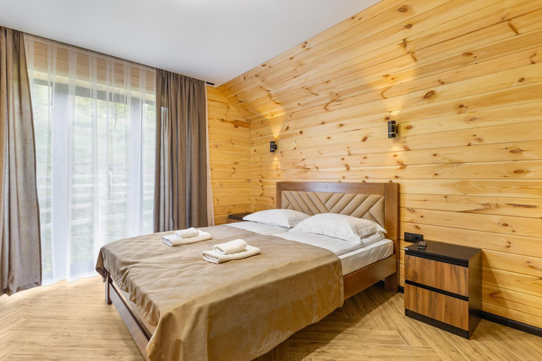 Bedroom 4, Smerichka, Iaremchans'ka