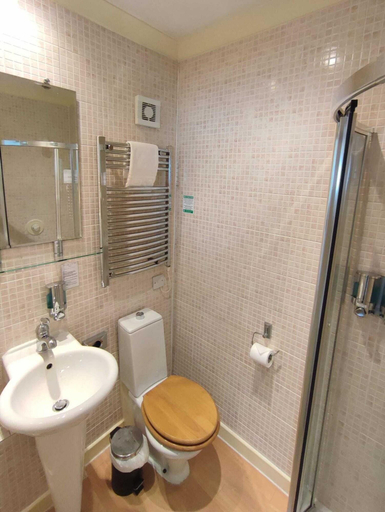 Bathroom 4, The Lodge On The Loch, Highland