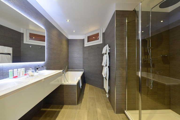Bathroom 5, Hotel La Roya, Haute-Corse