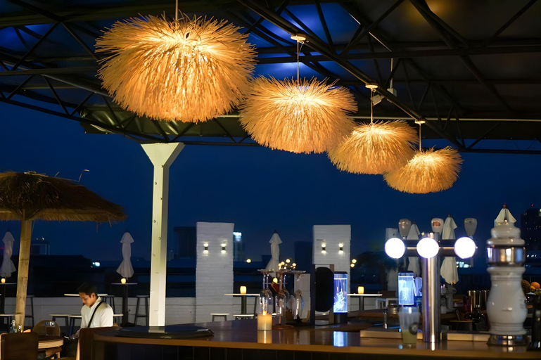 Food & Drinks 5, Varindavan Park, Wattana