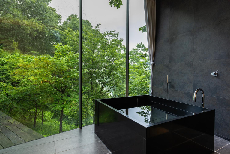 Bathroom 3, JIJIJIN Mastsuyama, Tobe