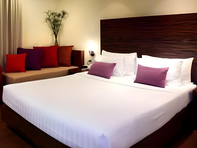 Bedroom 3, St. James Hotel, Khlong Toey