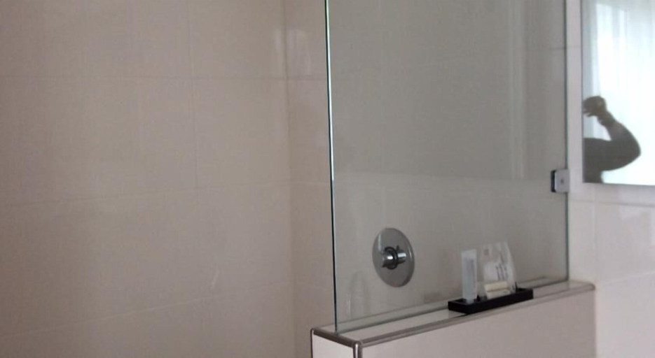 Bathroom 4, Hotel Termunterzijl, Delfzijl