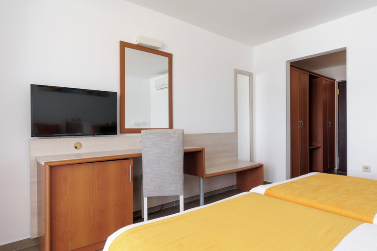 Bedroom 4, AluaSun Helios Beach – All Inclusive, Nesebar
