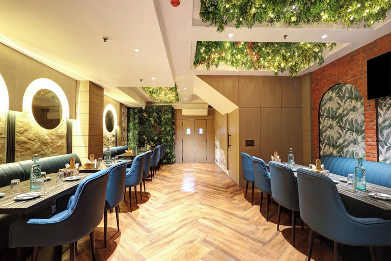 Food & Drinks 4, HOTEL UPTOWN - Luxury Restaurant & Rooftop Near Connaught Place, Delhi