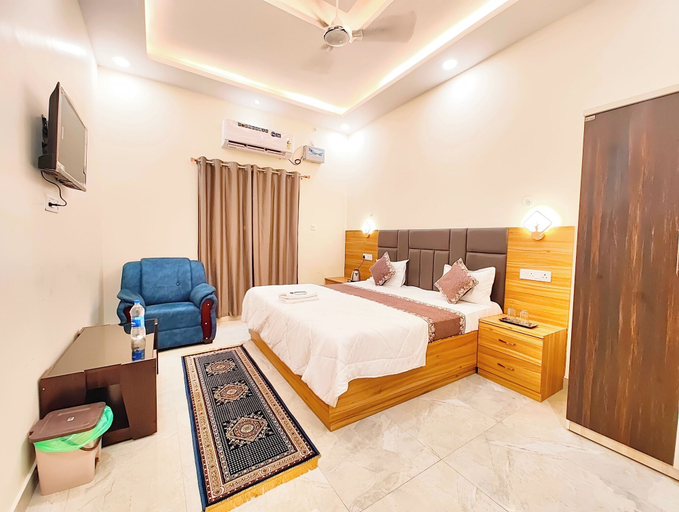 Bedroom 1, Hotel Vrindavan Palace Ayodhya, Faizabad