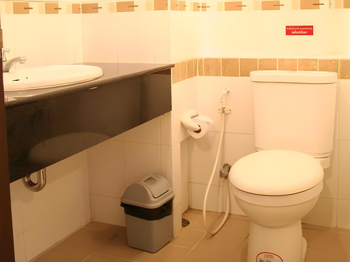 Bathroom 4, Sena House Paholyothin 30, Chatuchak