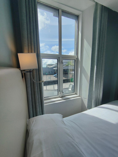 Bedroom 5, Station View Tavern